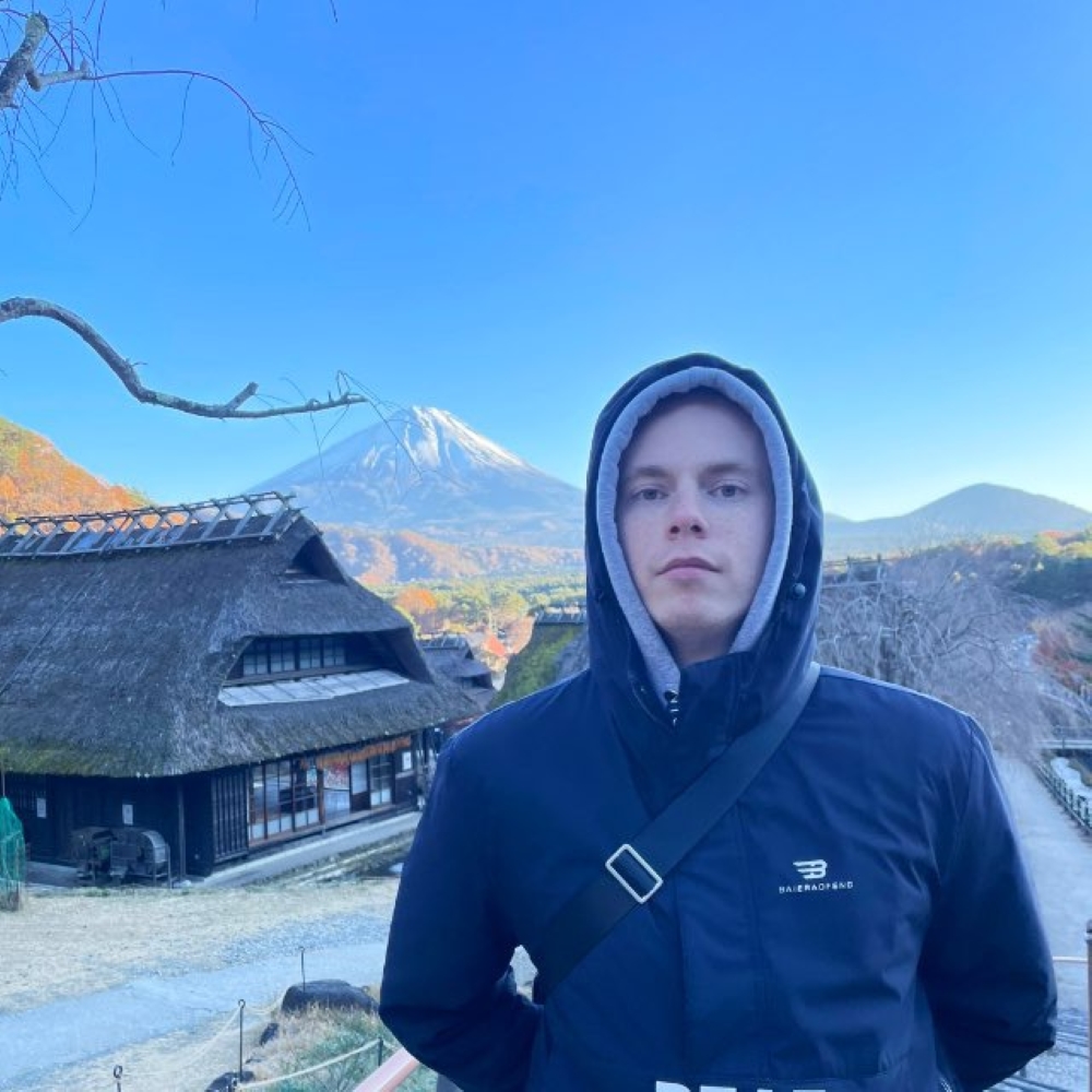 Игорь Хохлов